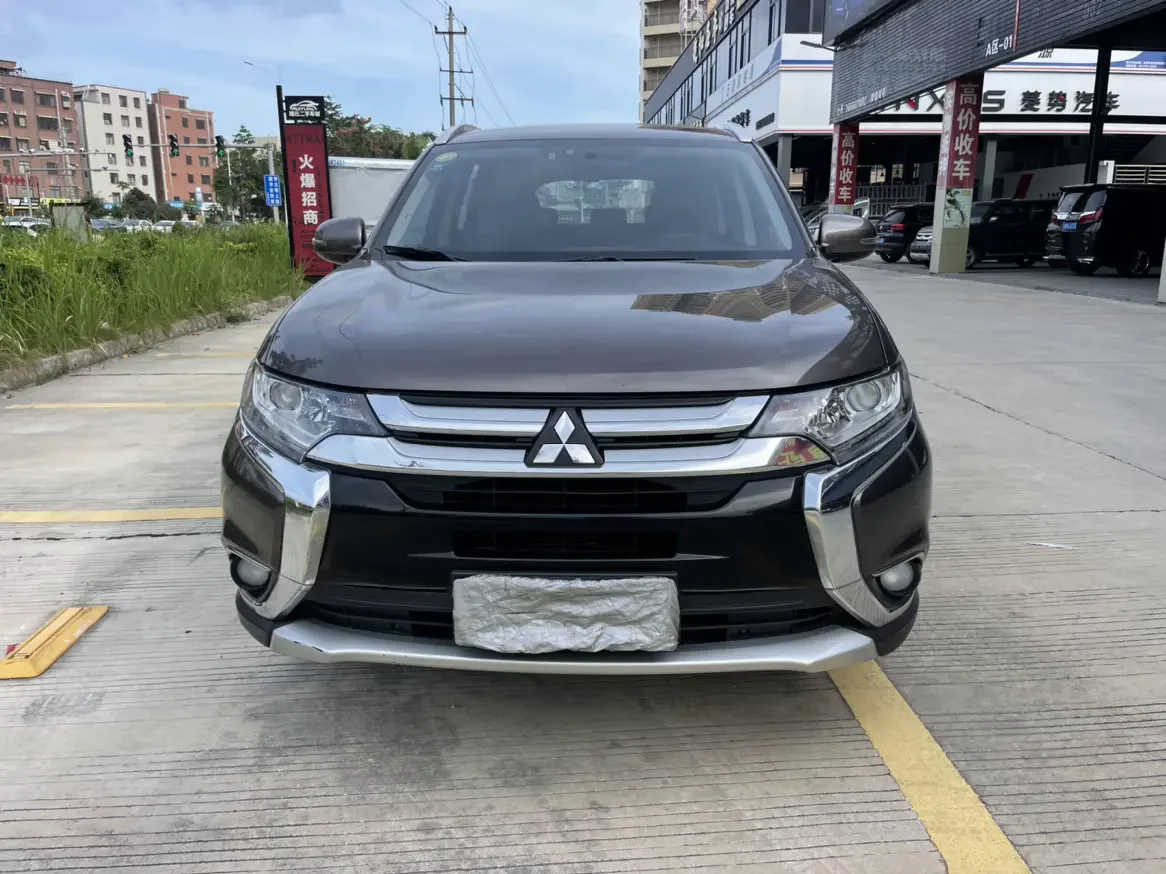 Mitsubishi Outlander  из Китая