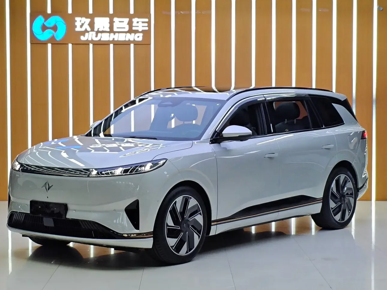 Dongfeng Yipai 008  из Китая