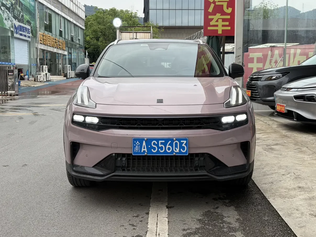 Lynk & Co 06