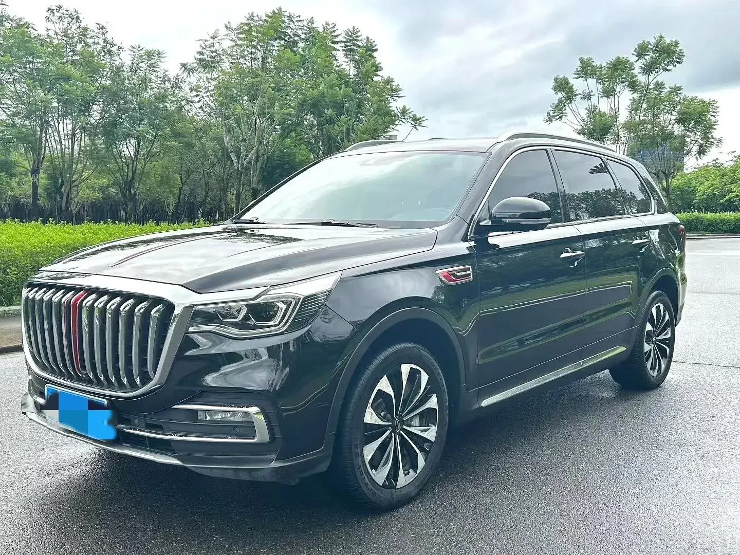 Hongqi HS7