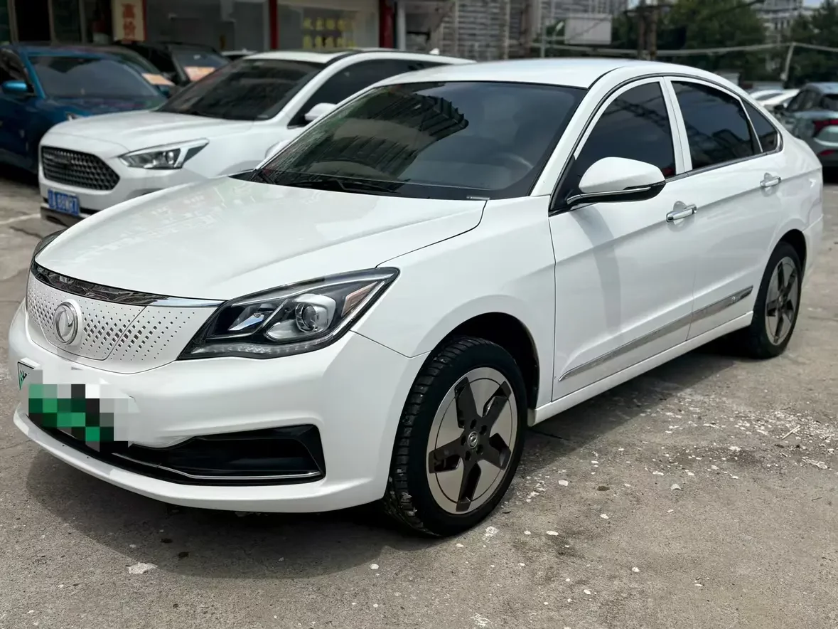 Dongfeng Fengshen E70  из Китая