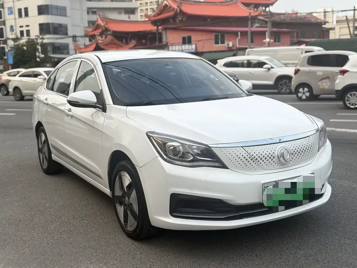 Dongfeng Fengshen E70