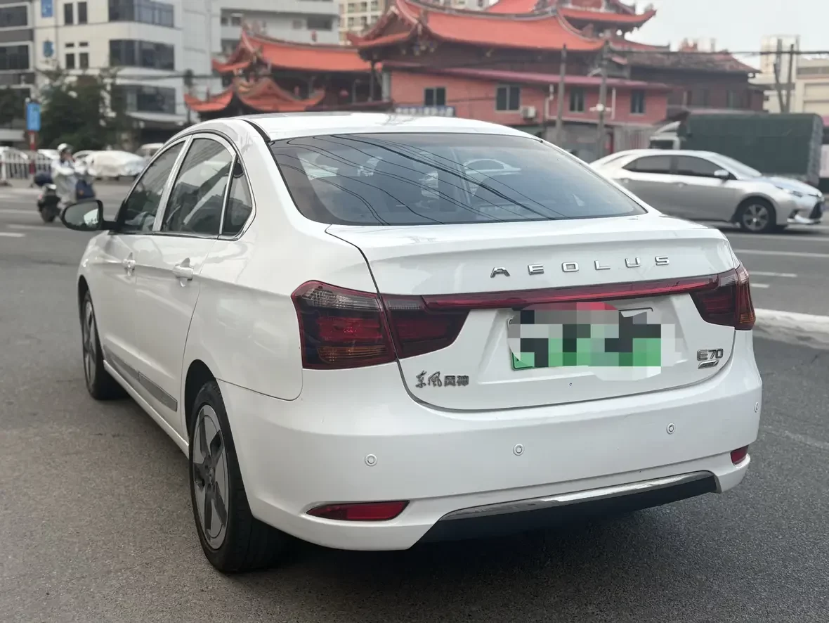 Dongfeng Fengshen E70