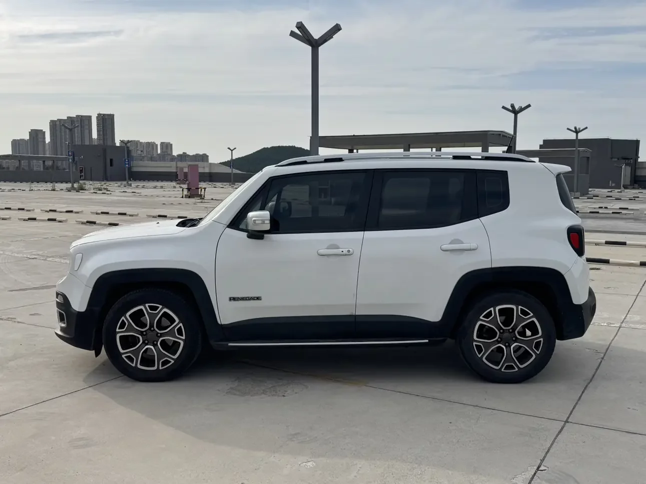 Jeep Freeman