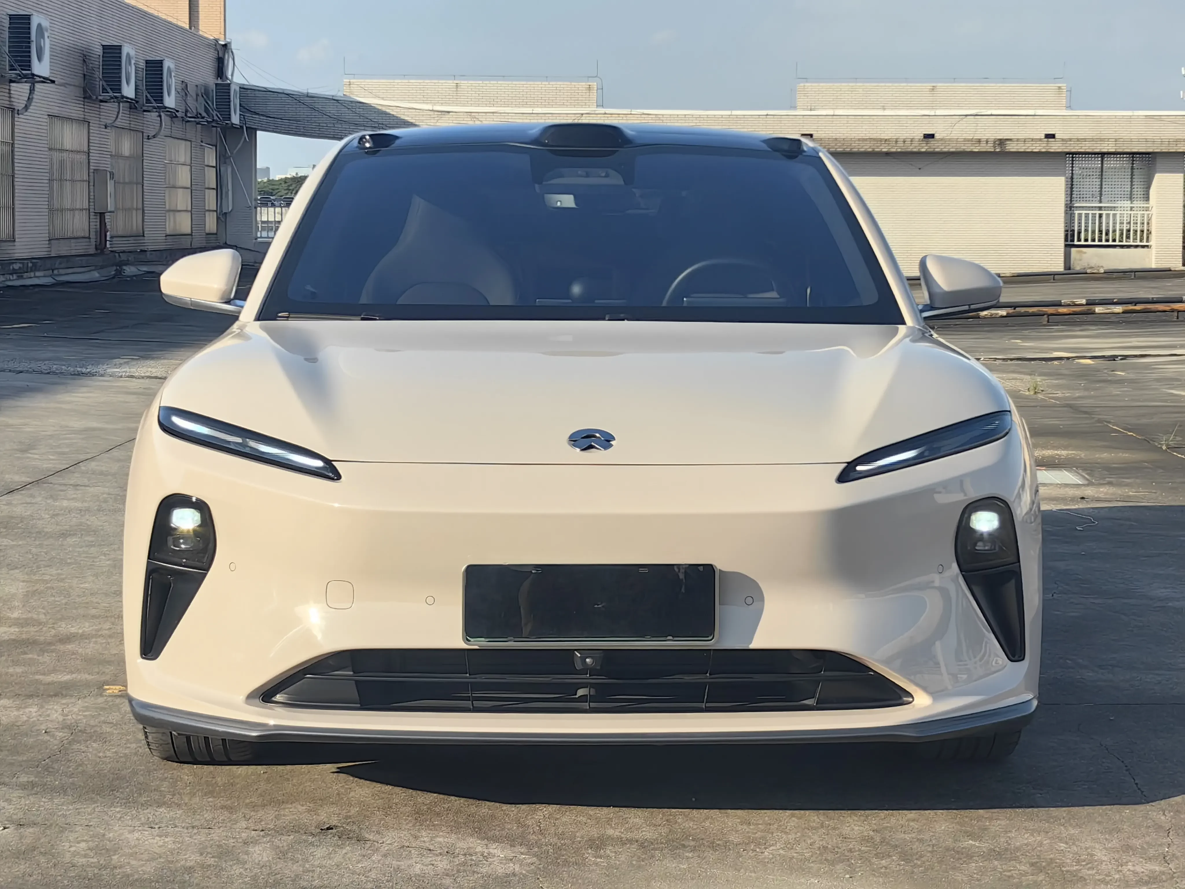 NIO ET5  из Китая