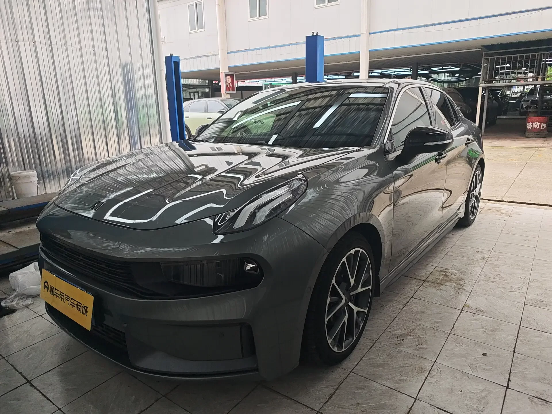 Lynk & Co 03
