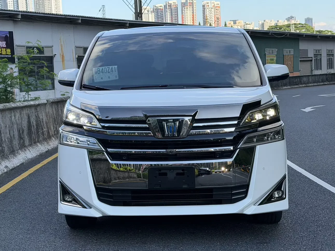 Toyota Crown Wellfire