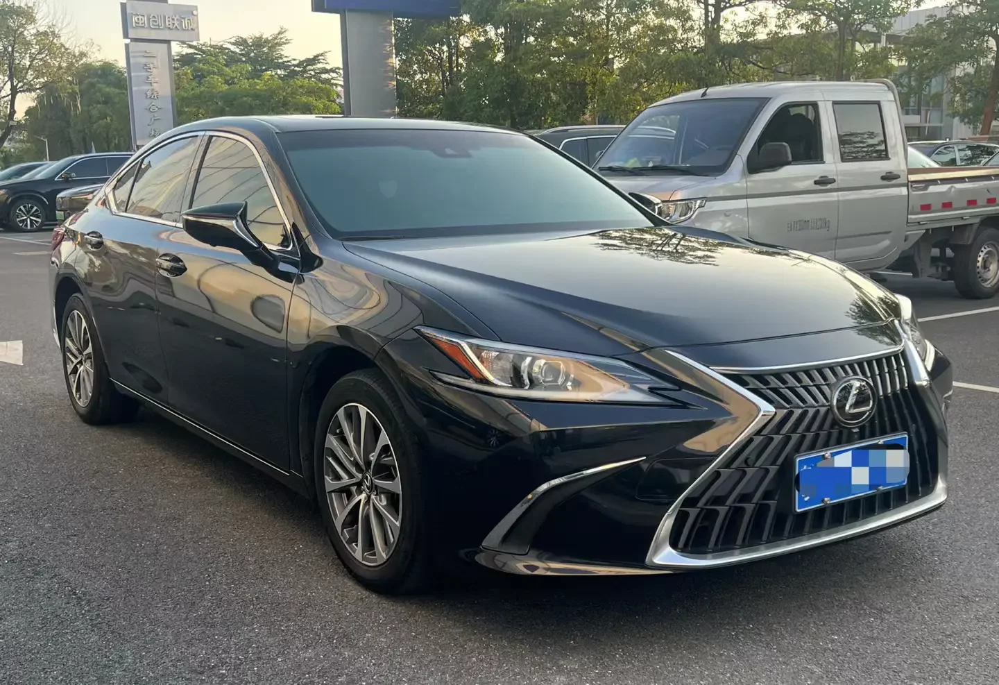 Lexus ES