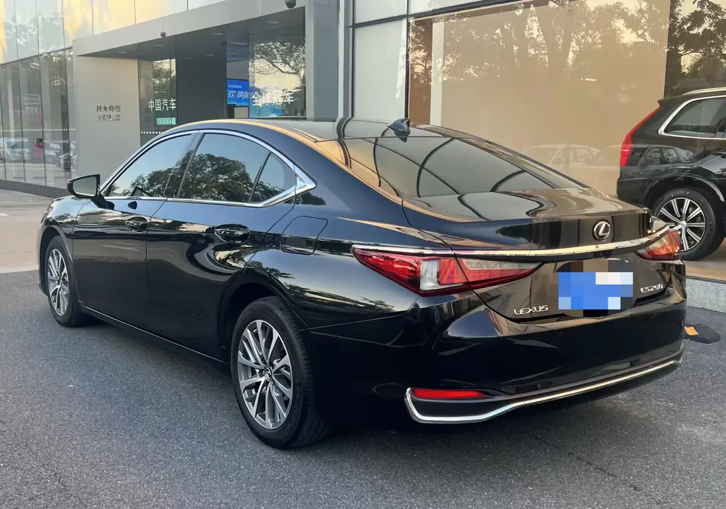 Lexus ES