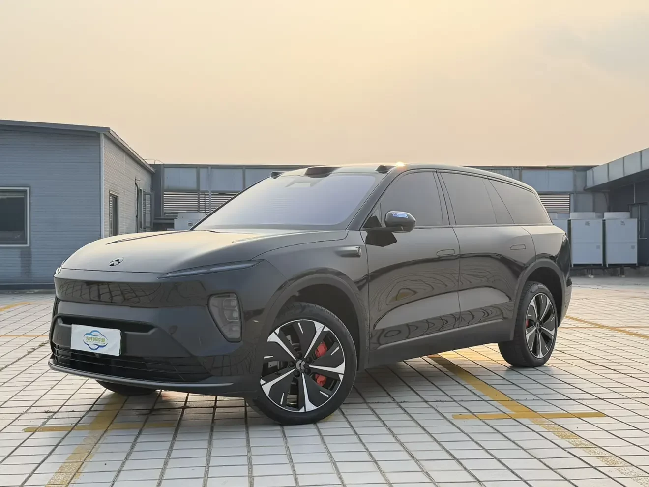 NIO ES8  из Китая