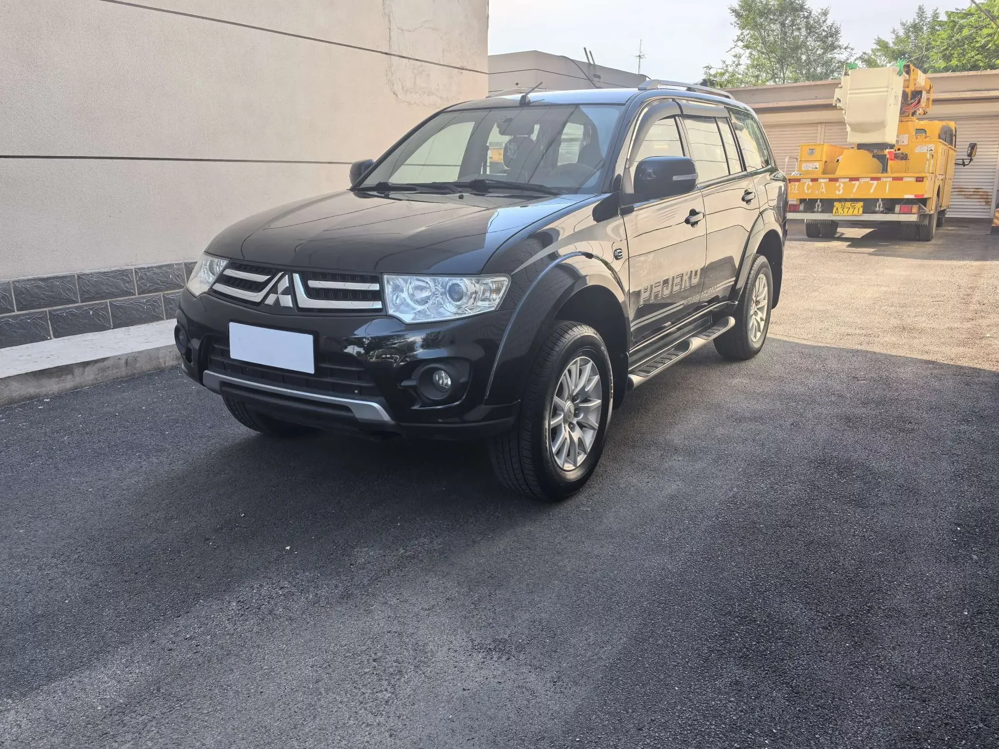 Mitsubishi Pajero Jinchang  из Китая