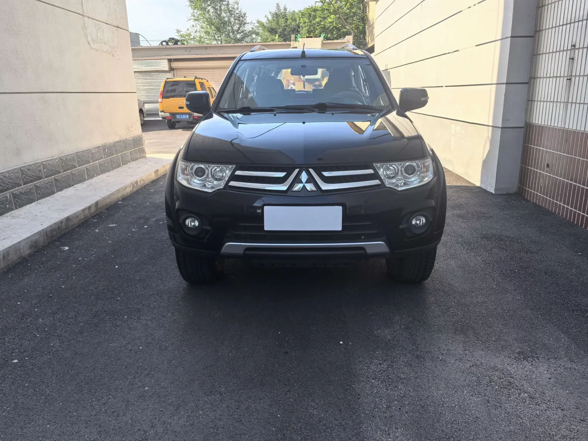 Mitsubishi Pajero Jinchang  из Китая