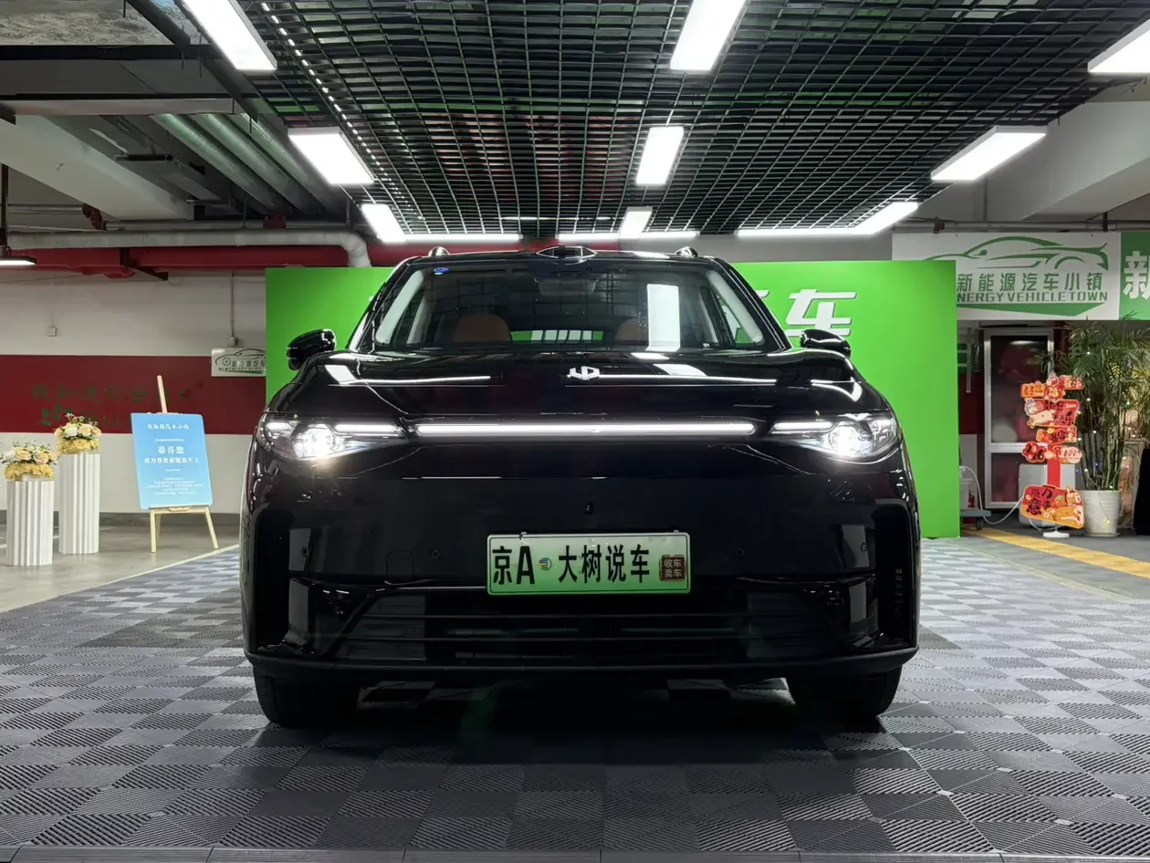 Leapmotor C16
