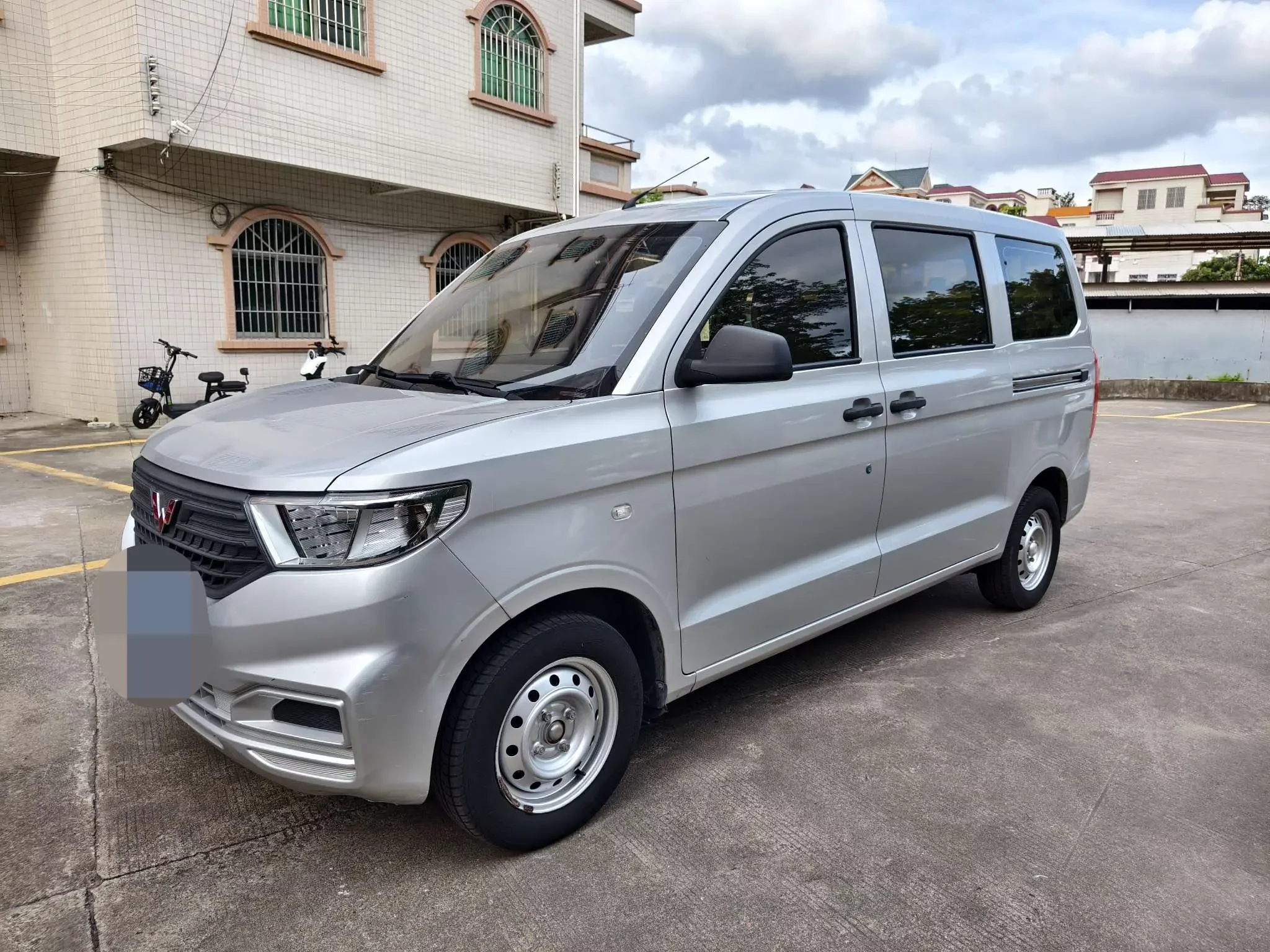 Wuling Hongguang V
