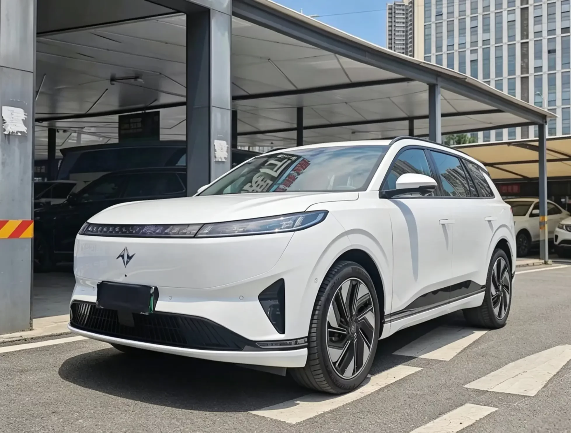 Dongfeng Yipai 008  из Китая