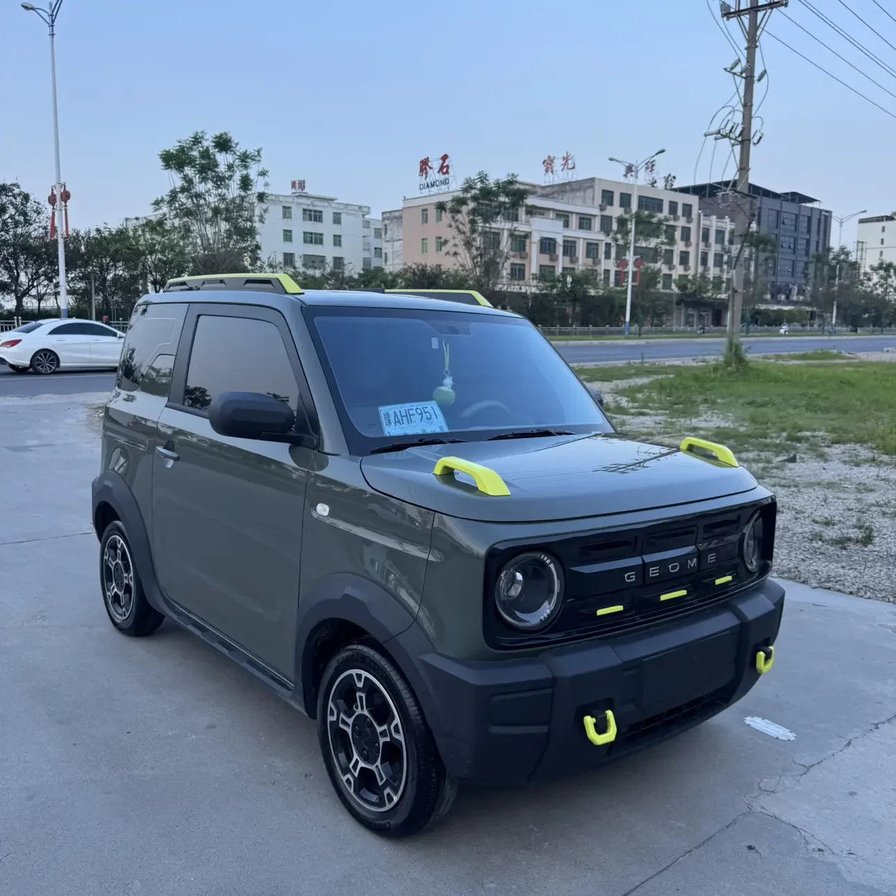 Geely panda