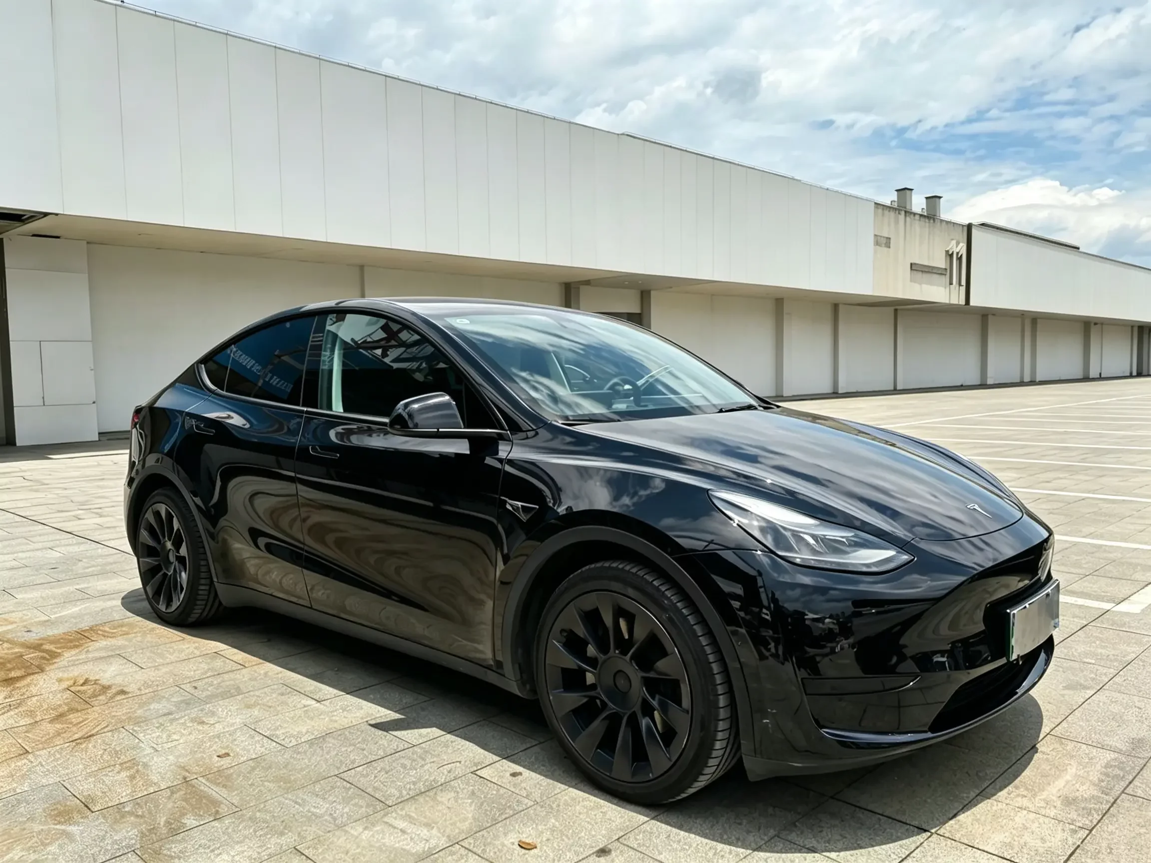 Tesla Model Y  из Китая