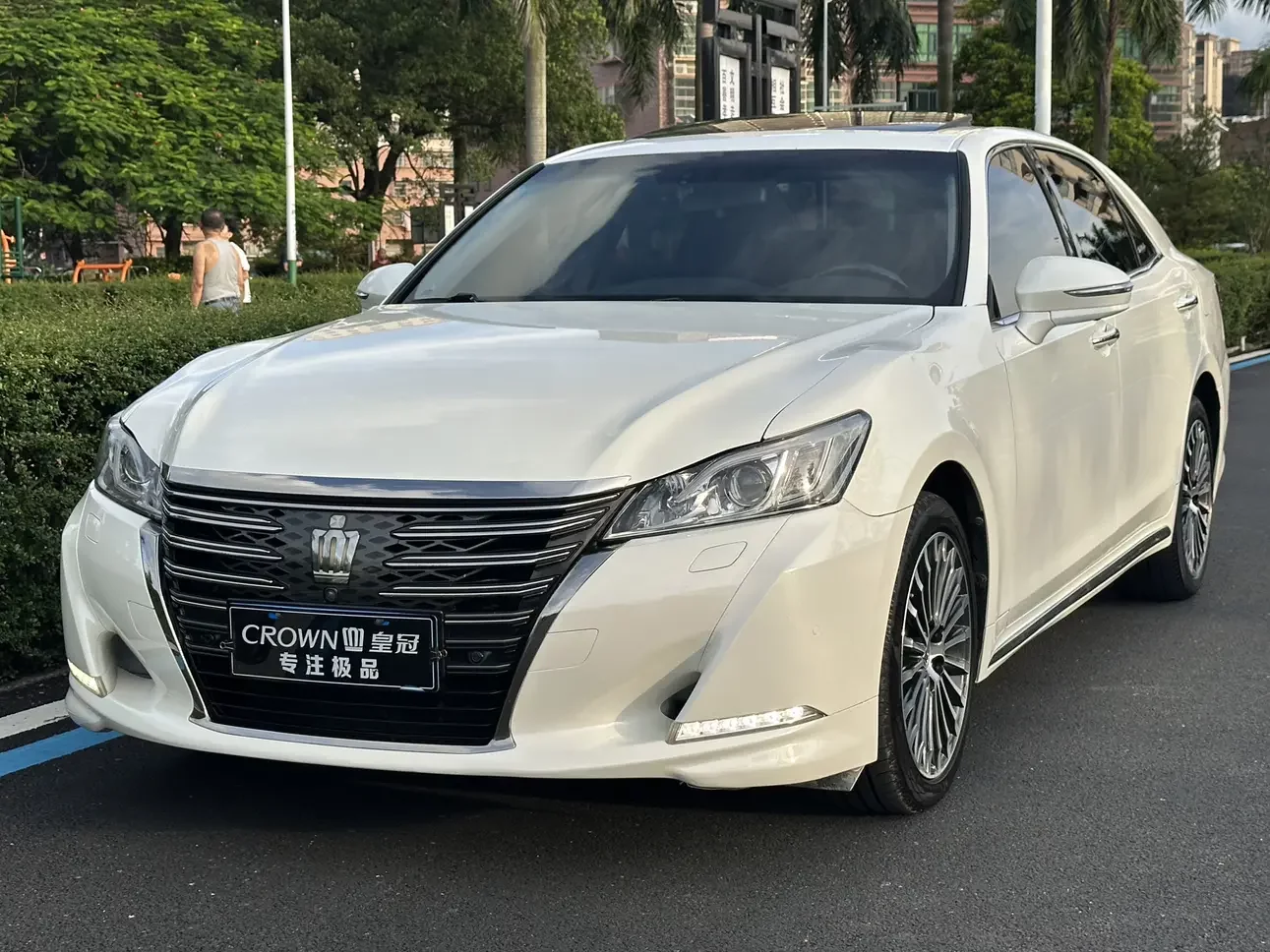 Toyota crown