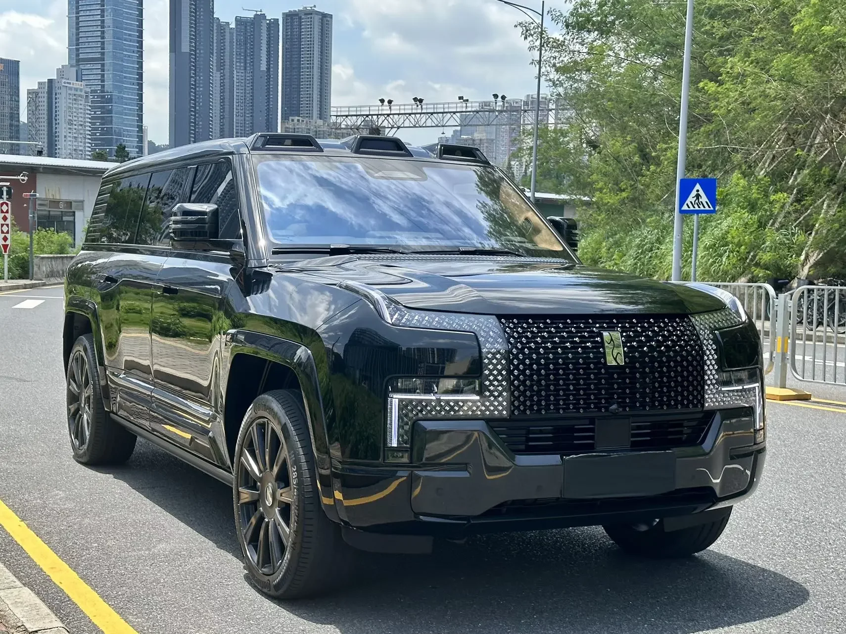 BYD Looking up at the U8L