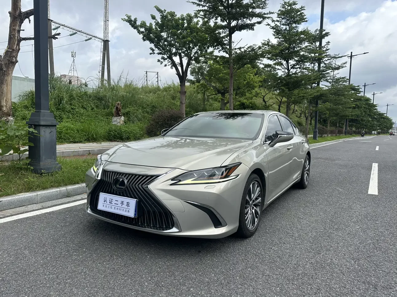 Lexus ES