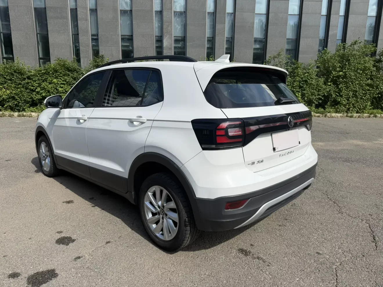 Volkswagen Explore the shadows