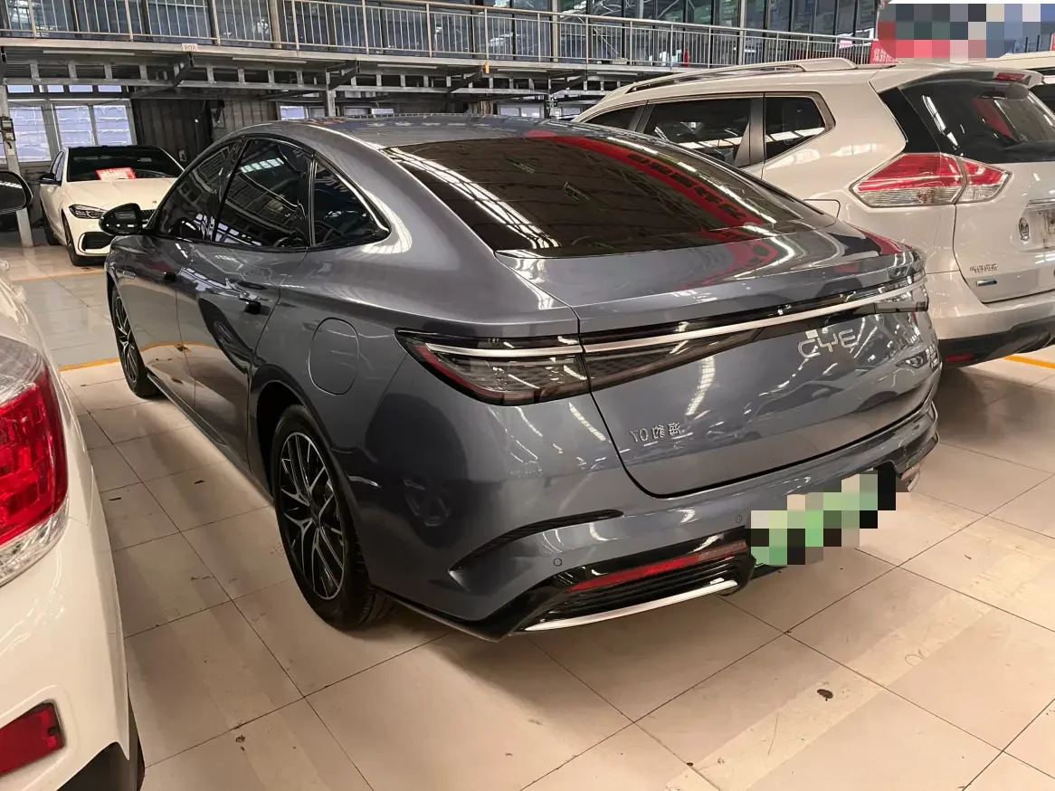 BYD Seal 07DM