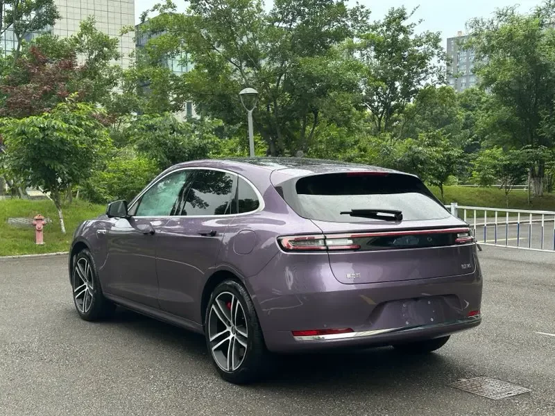 AITO M5