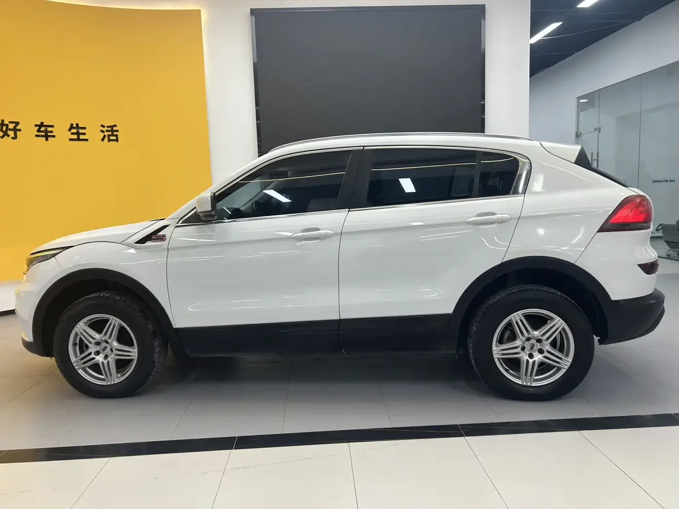 Qoros 5
