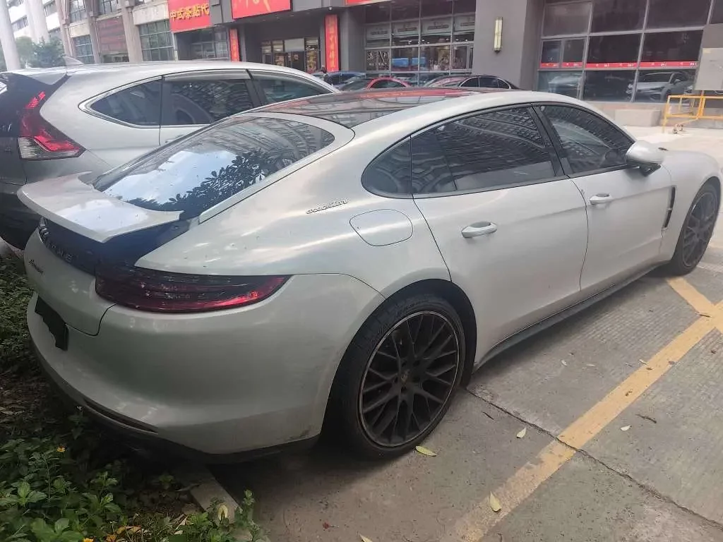 Porsche Panamera