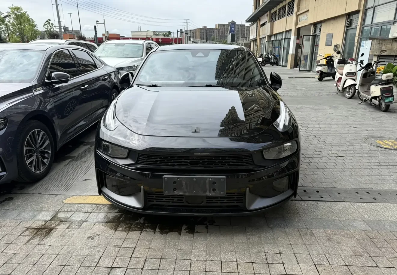 Lynk & Co 03