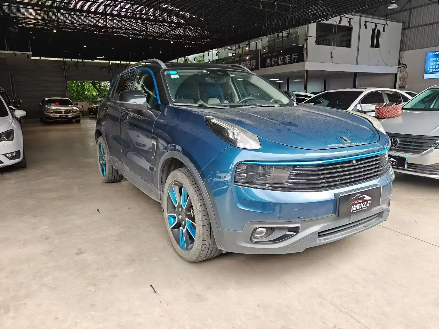 Lynk & Co 01
