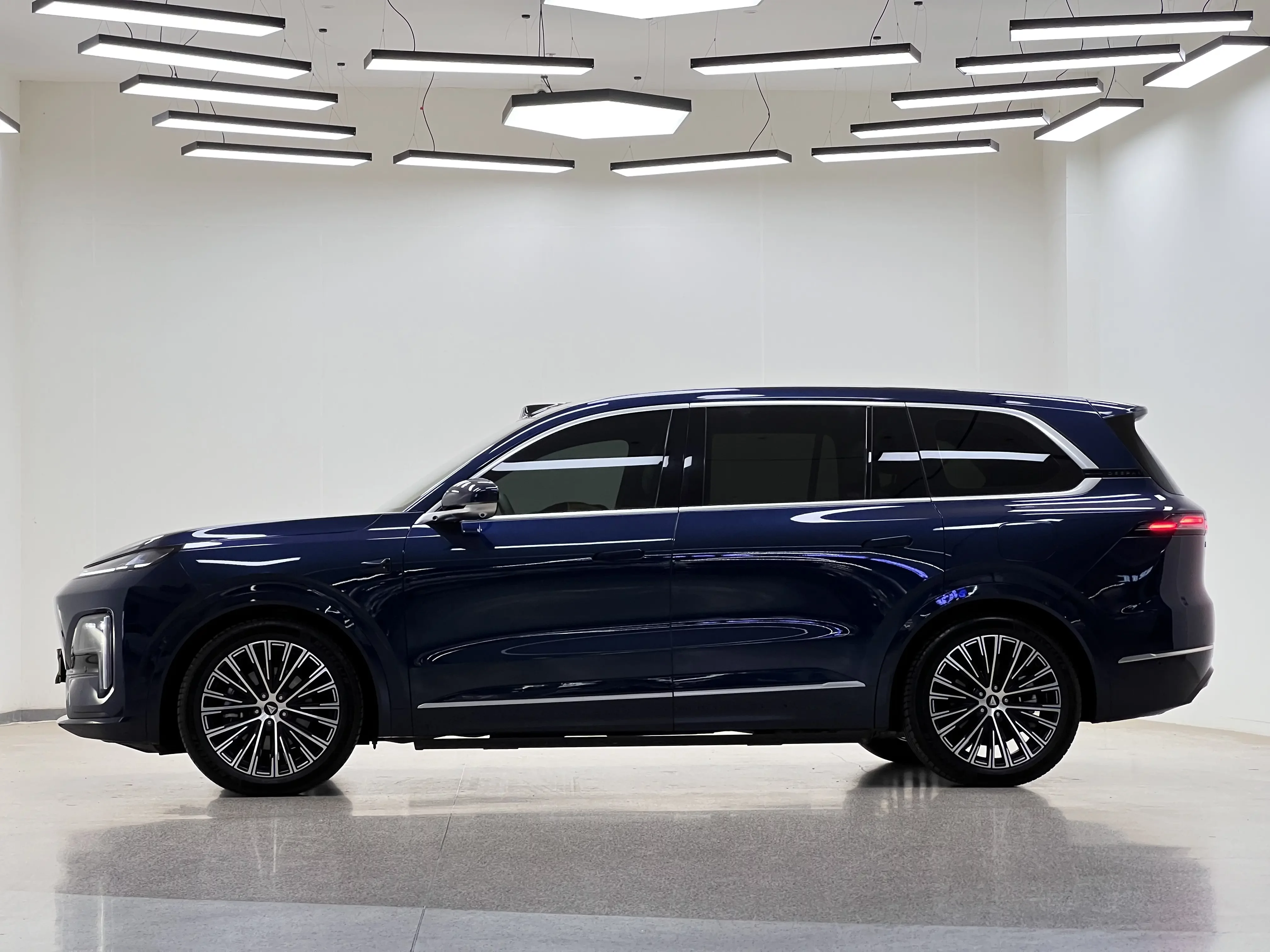 Deepal Dark blue S09