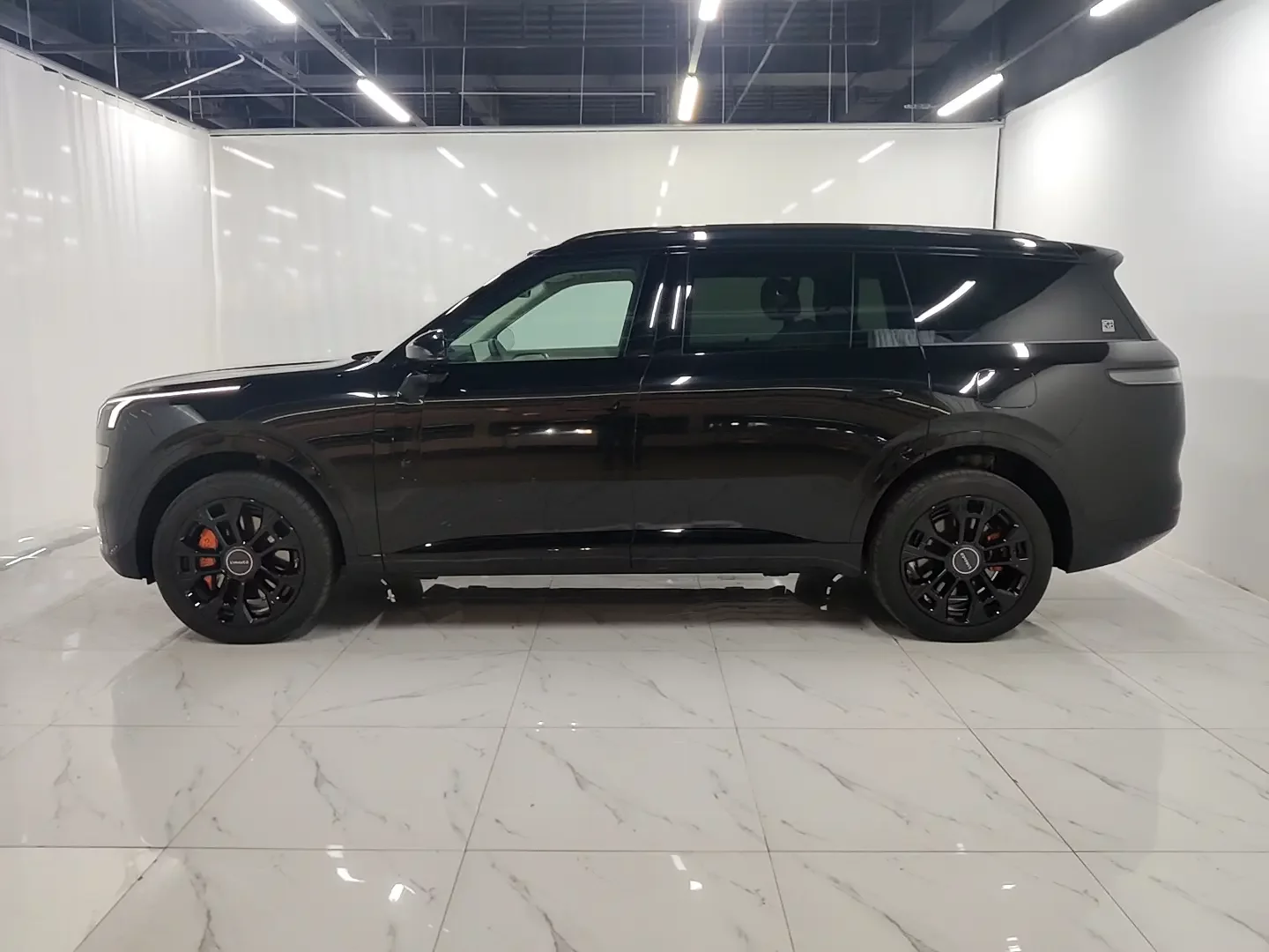 Lynk & Co 900