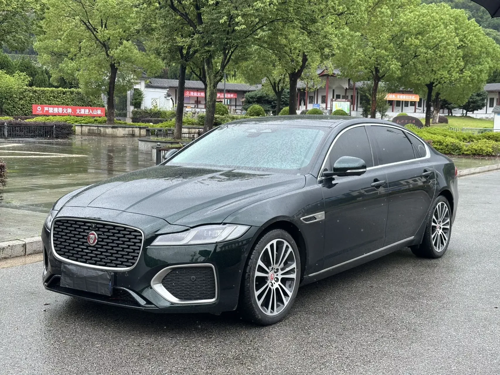 Jaguar XFL  из Китая