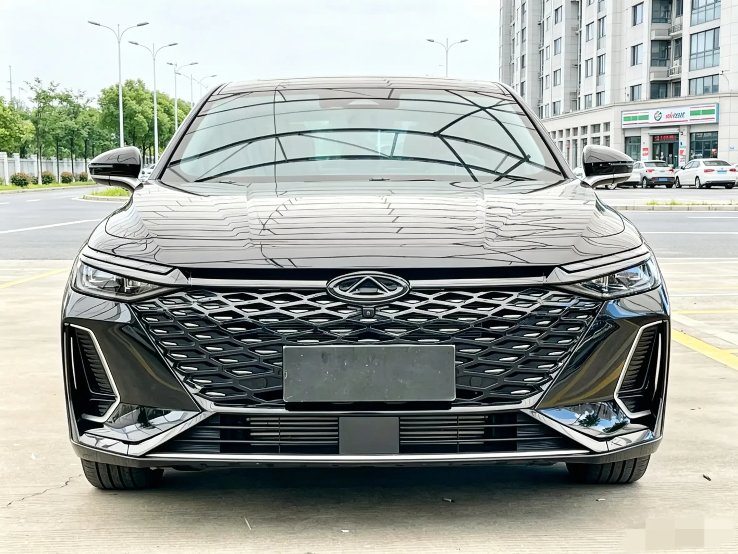 Chery Arrizo 8
