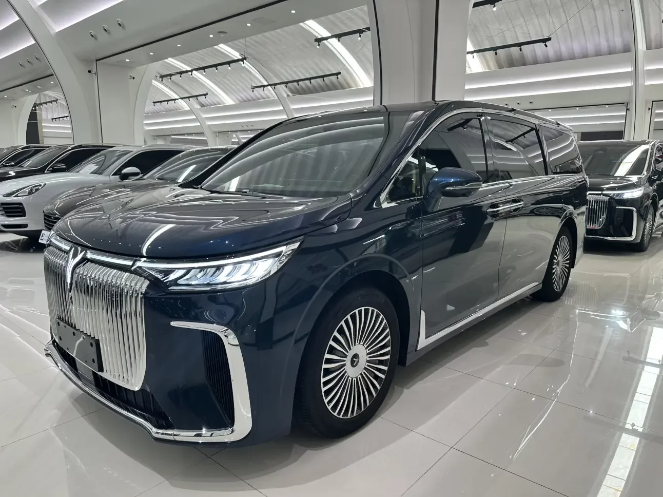 Voyah Lantu Dreamer PHEV  из Китая