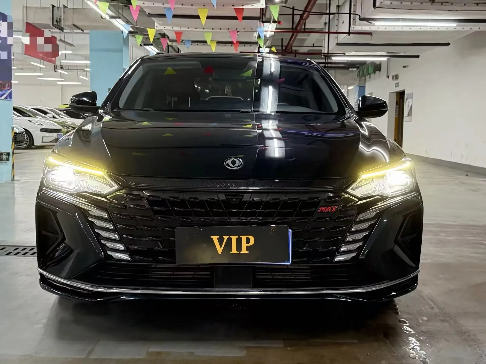 Dongfeng Yixuan MAX  из Китая
