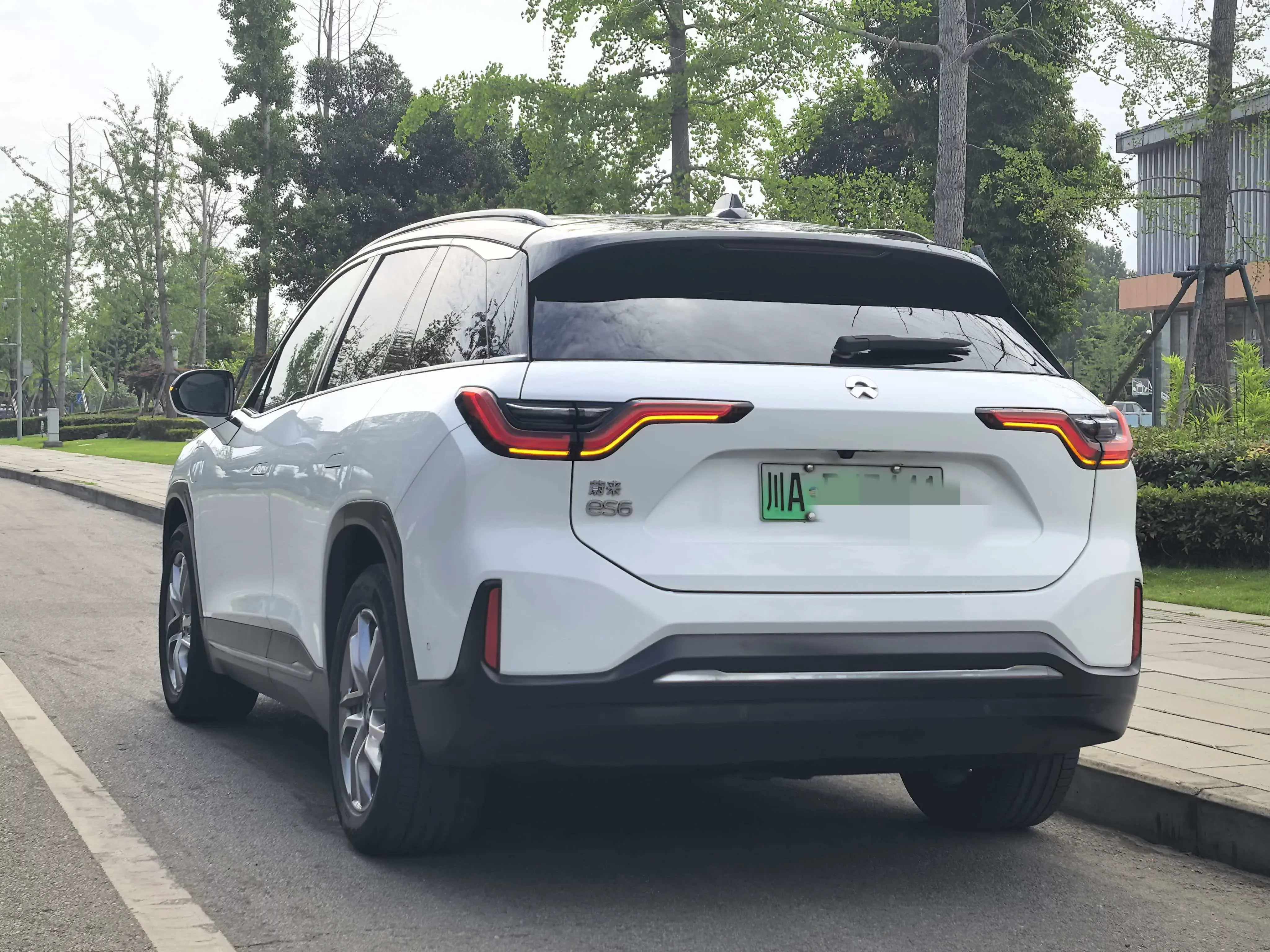 NIO ES6