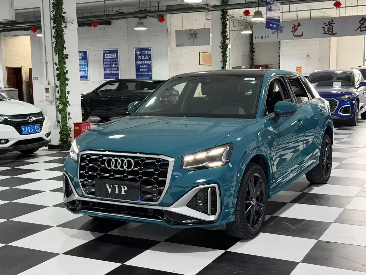 Audi Q2L
