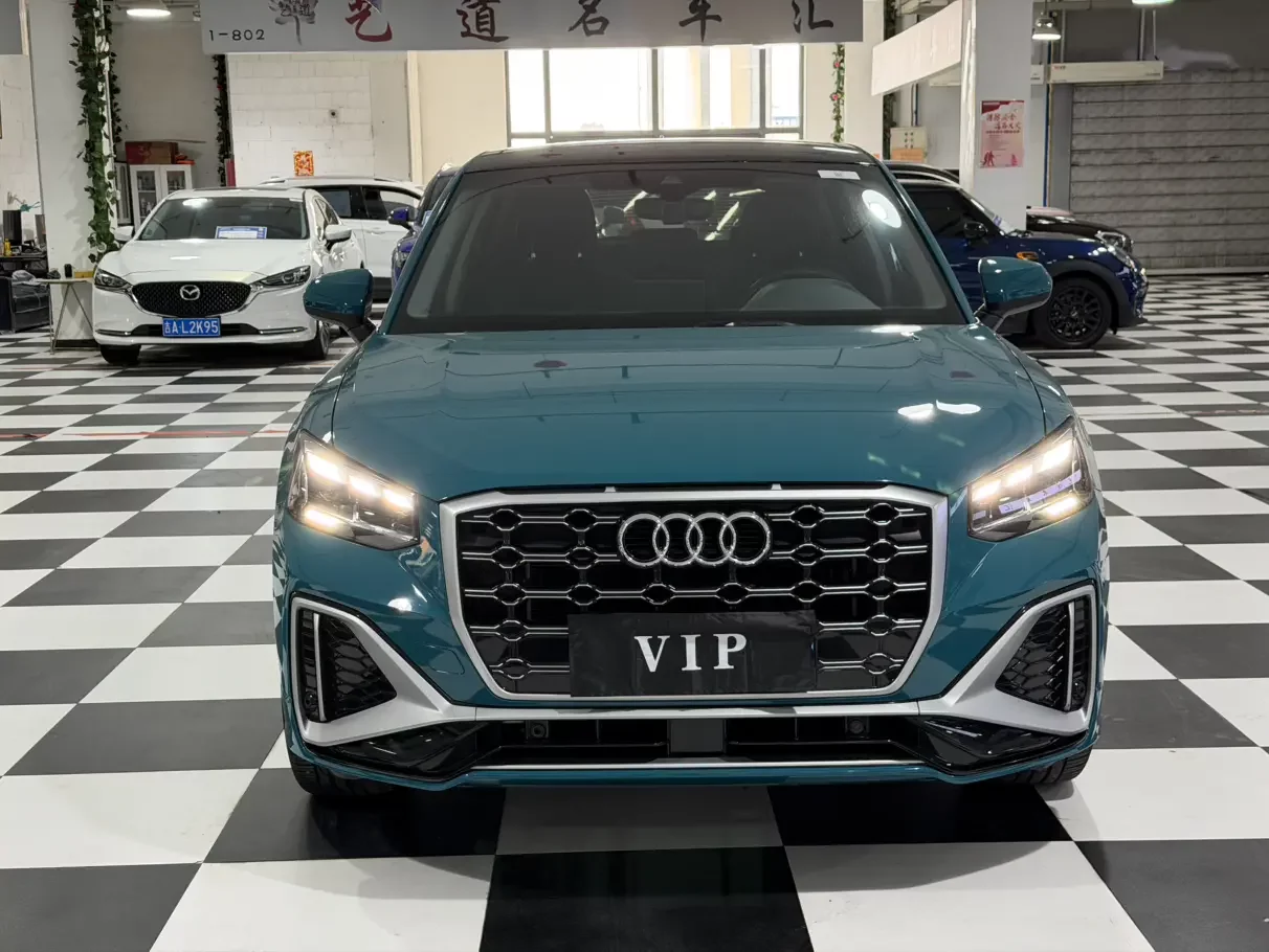 Audi Q2L