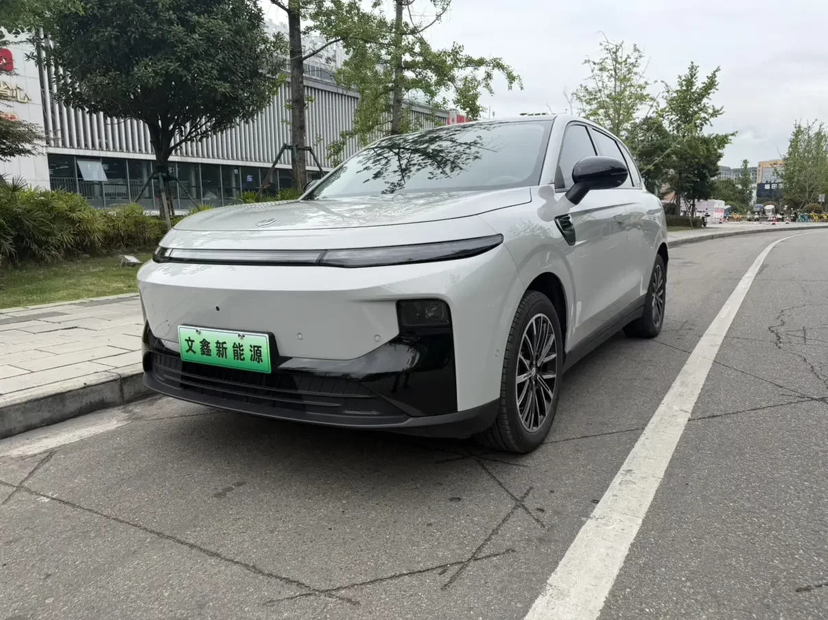Leapmotor B10