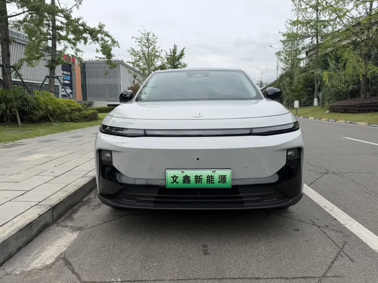 Leapmotor B10