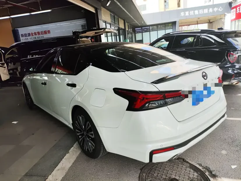 Nissan Altima
