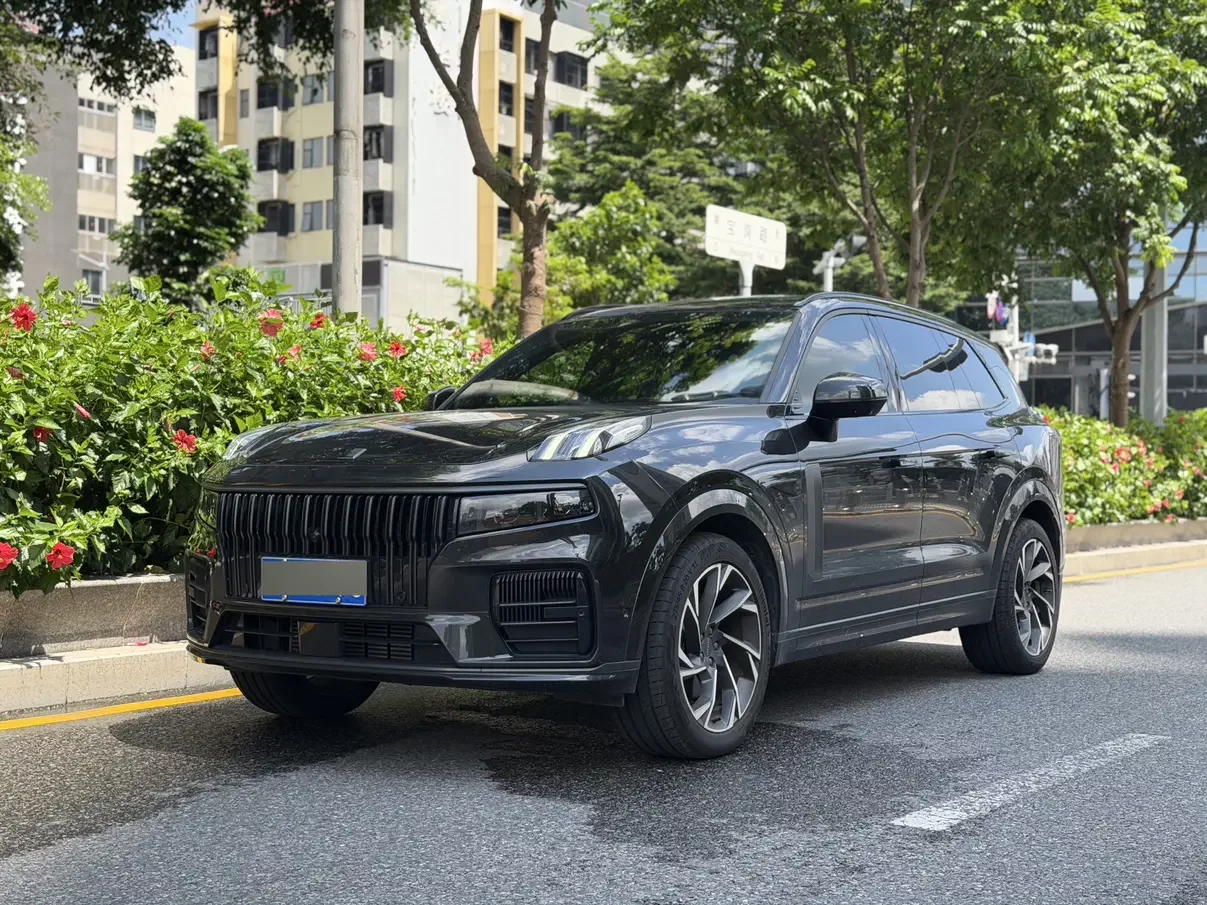 Lynk & Co 09