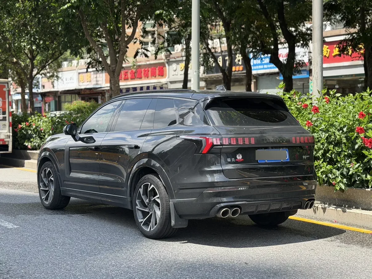 Lynk & Co 09