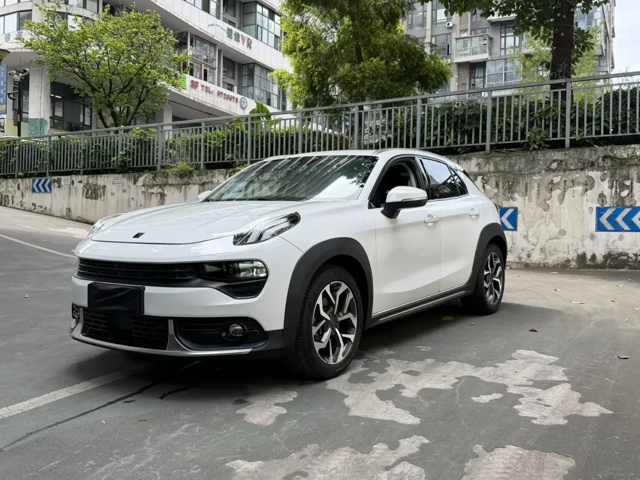 Lynk & Co 02