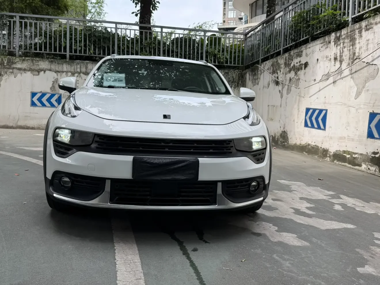 Lynk & Co 02