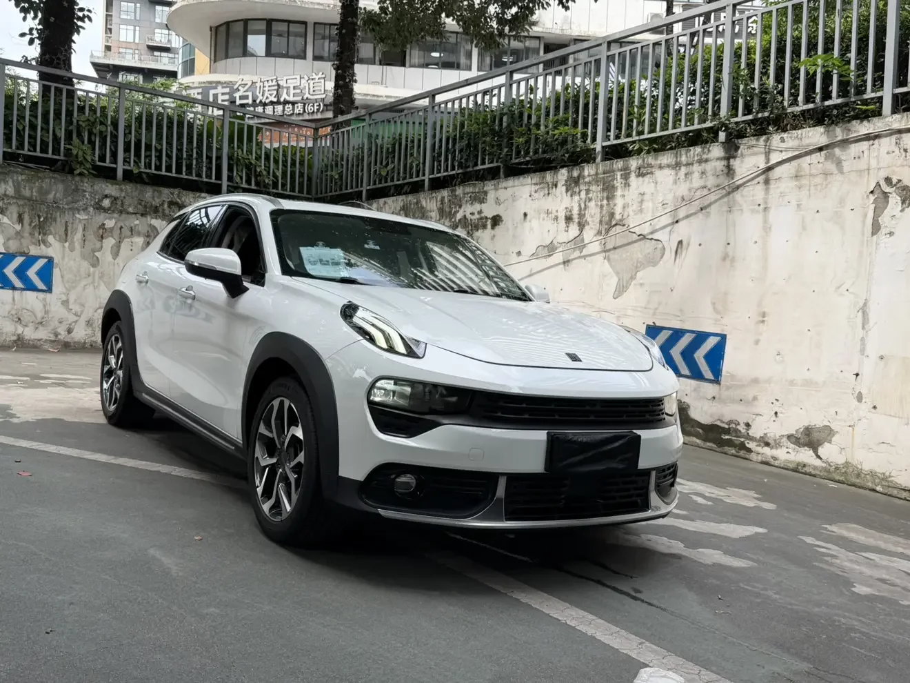 Lynk & Co 02