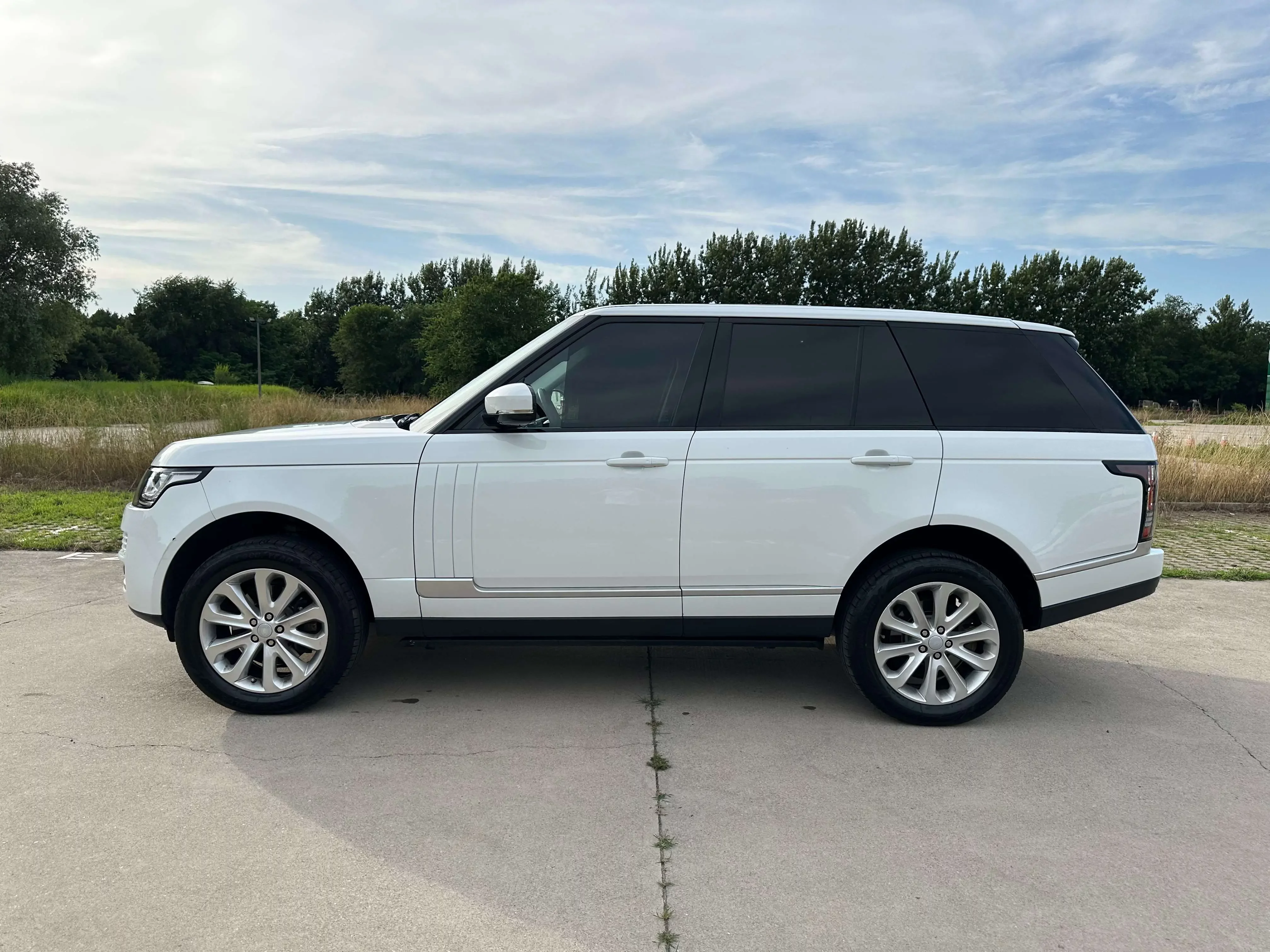 Land Rover range rover