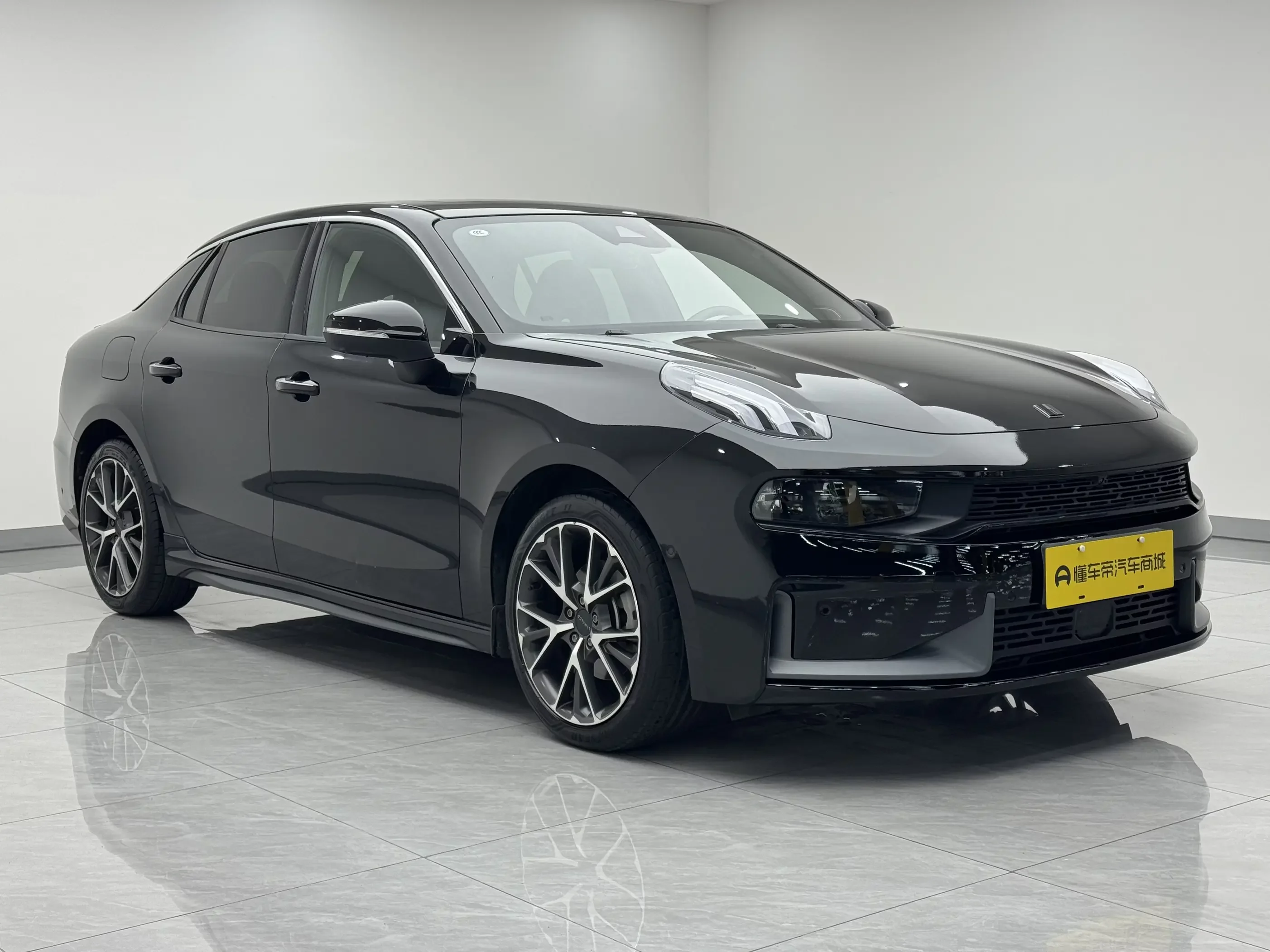 Lynk & Co 03